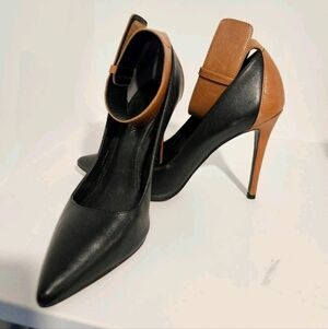 Ladies High Heels (fits like Size 8/8.5)